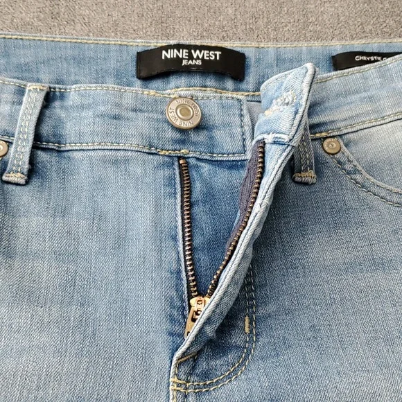 NINE WEST Floral Embroidered Hem Chrystie Capri Jeans SIZE: 4 - Picture 3 of 13